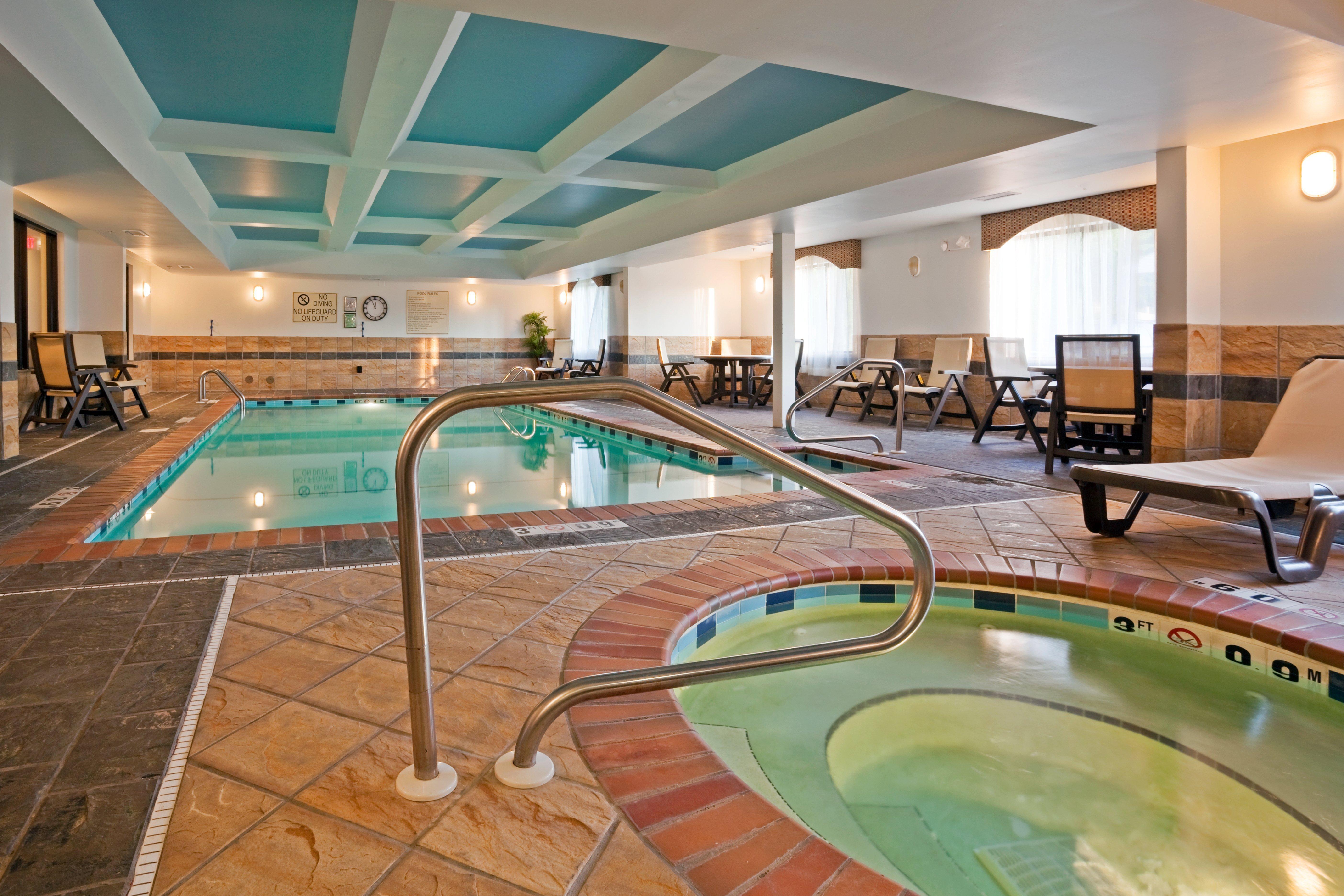 Holiday Inn Express Hotel & Suites Birmingham - Inverness 280 By Ihg Exteriér fotografie