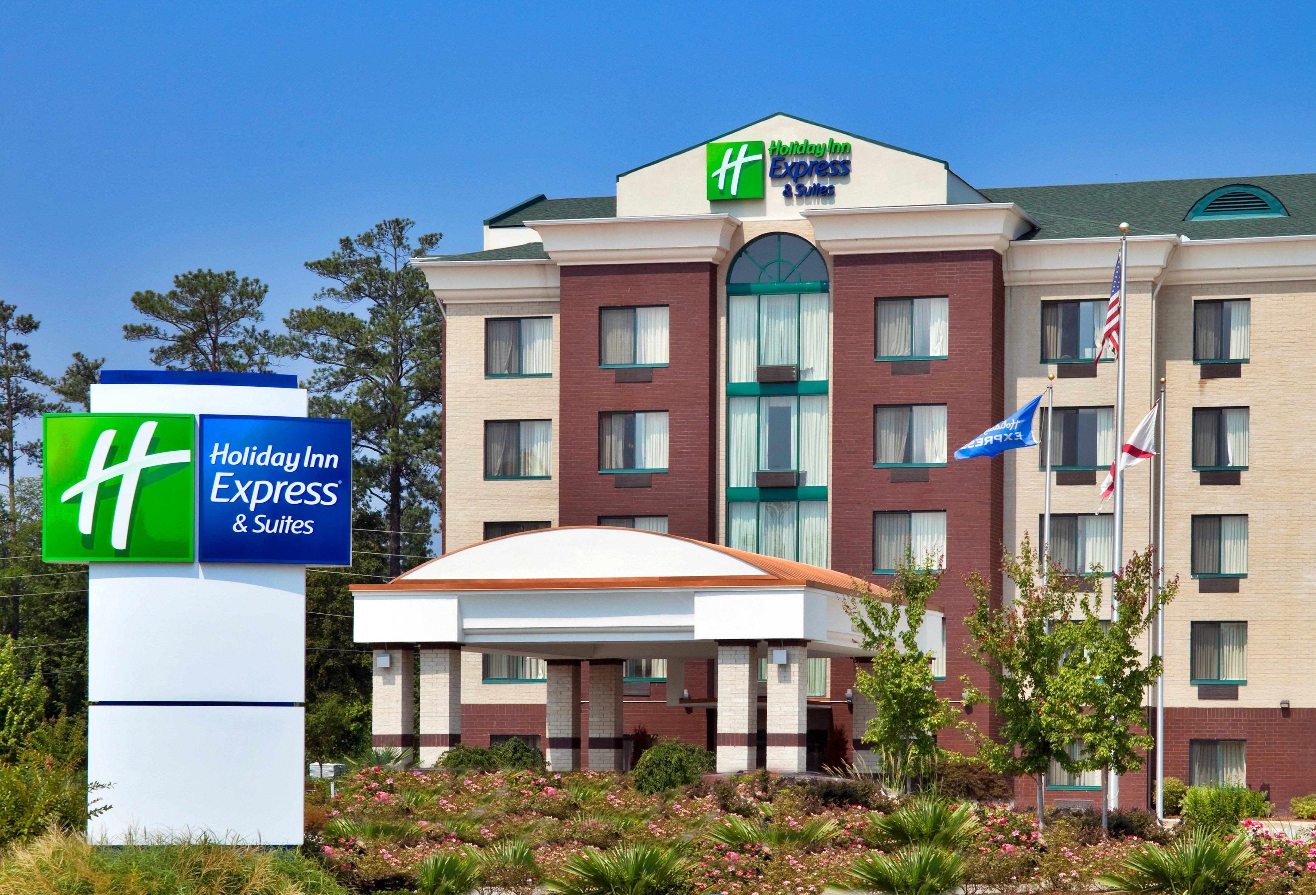 Holiday Inn Express Hotel & Suites Birmingham - Inverness 280 By Ihg Exteriér fotografie