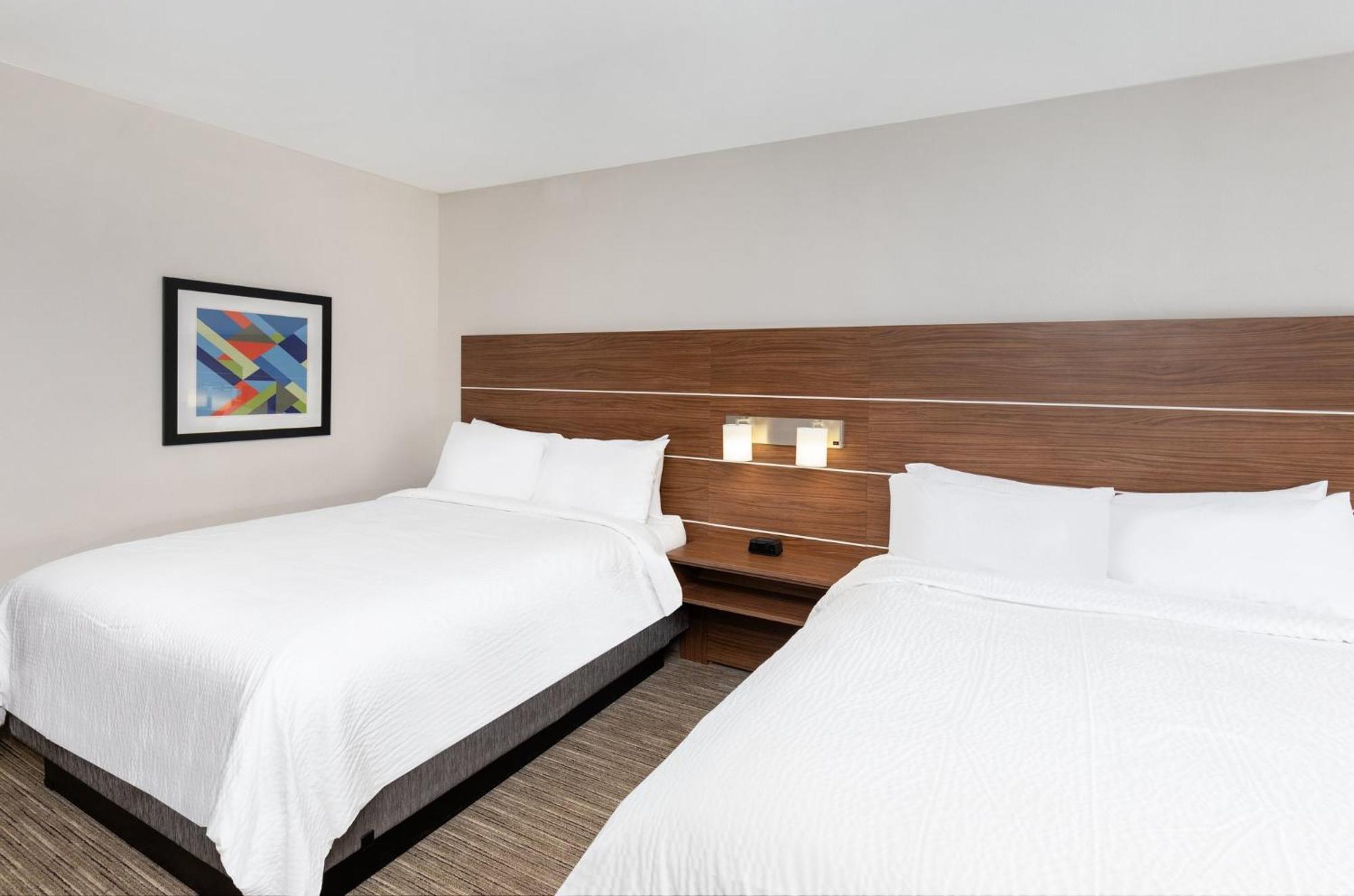 Holiday Inn Express Hotel & Suites Birmingham - Inverness 280 By Ihg Exteriér fotografie