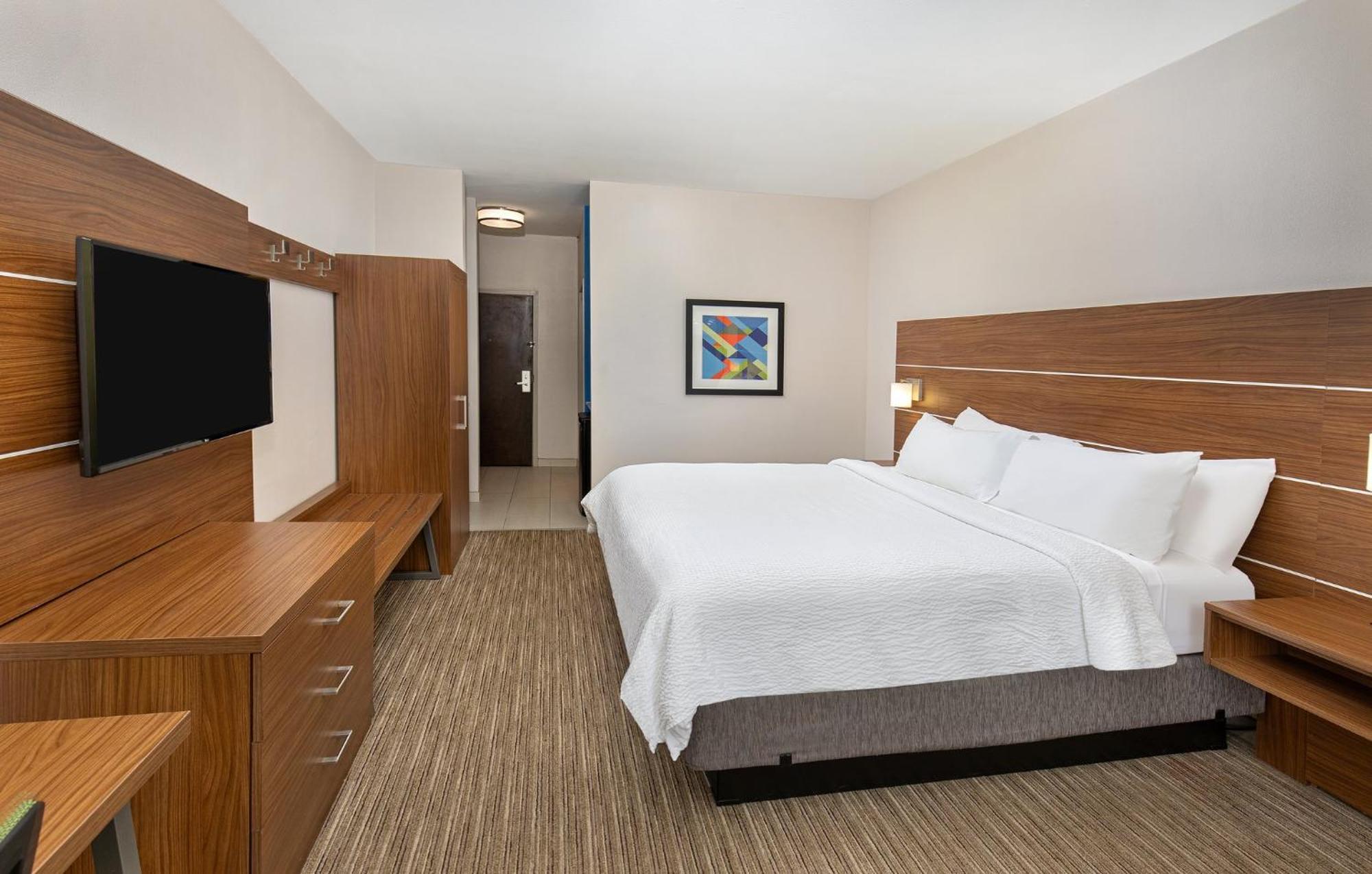 Holiday Inn Express Hotel & Suites Birmingham - Inverness 280 By Ihg Exteriér fotografie