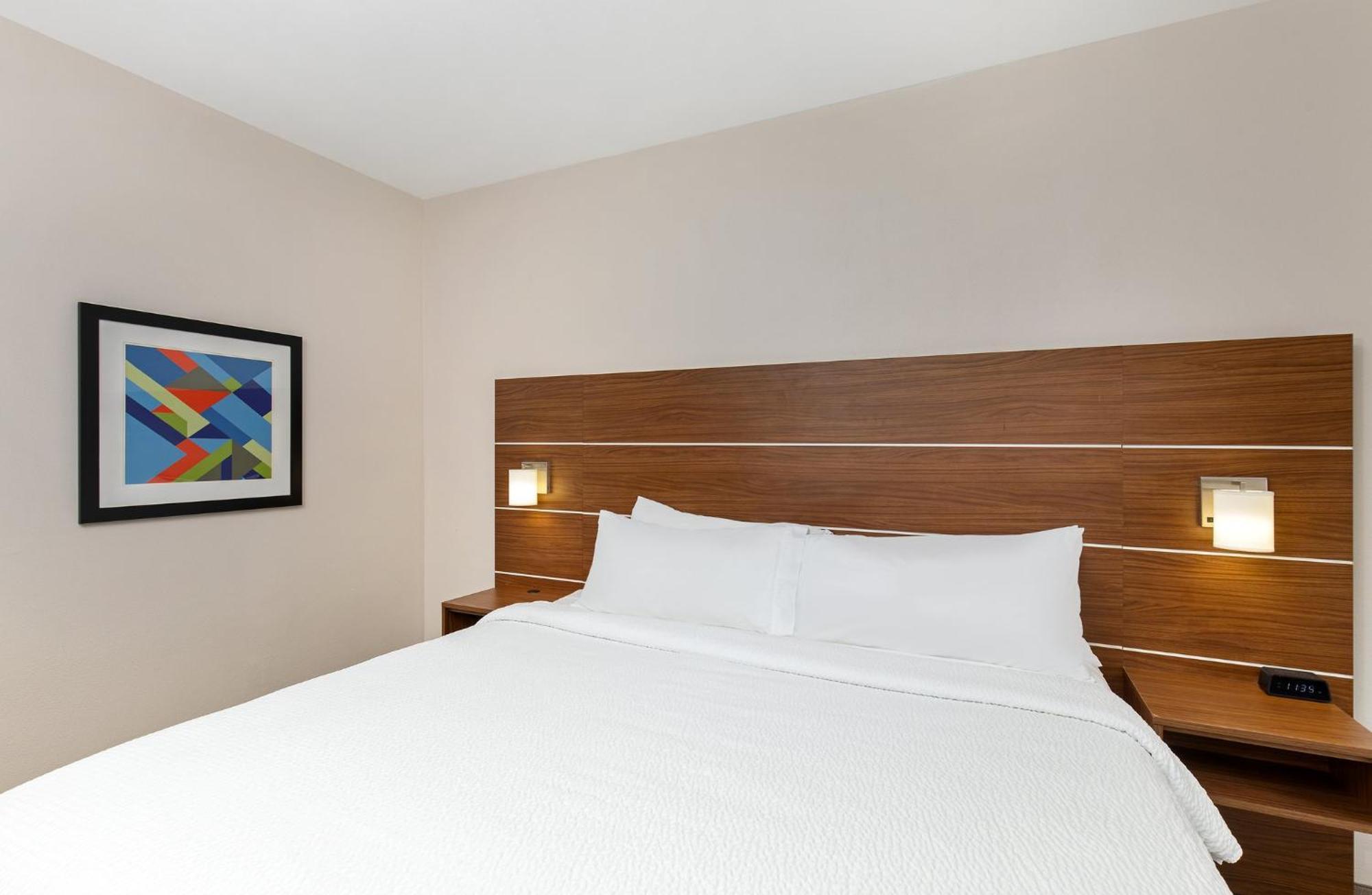 Holiday Inn Express Hotel & Suites Birmingham - Inverness 280 By Ihg Exteriér fotografie