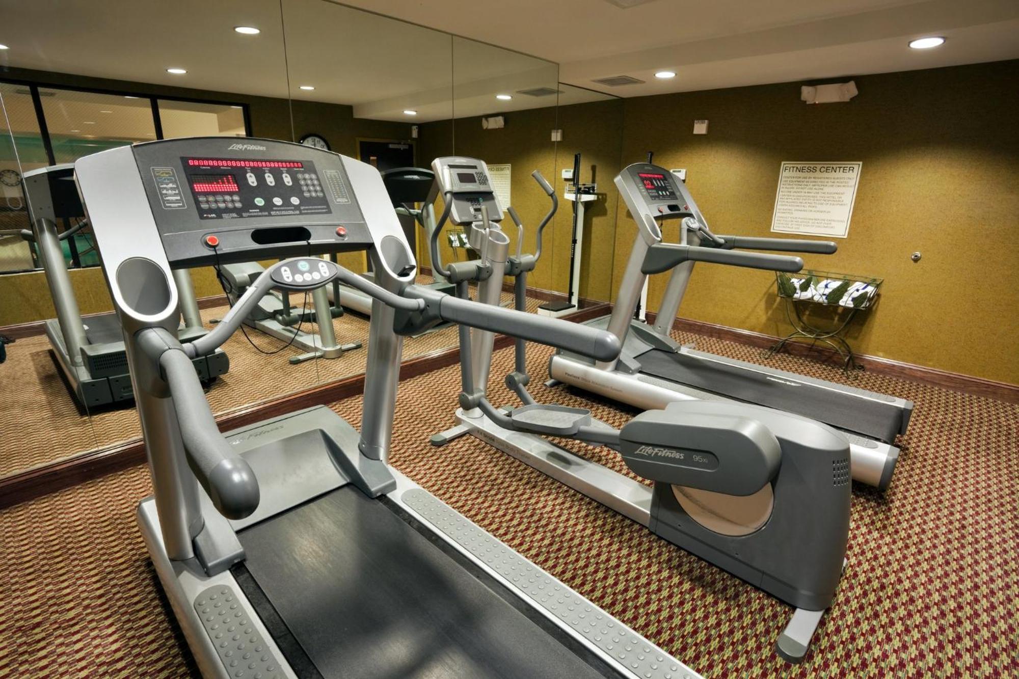 Holiday Inn Express Hotel & Suites Birmingham - Inverness 280 By Ihg Exteriér fotografie
