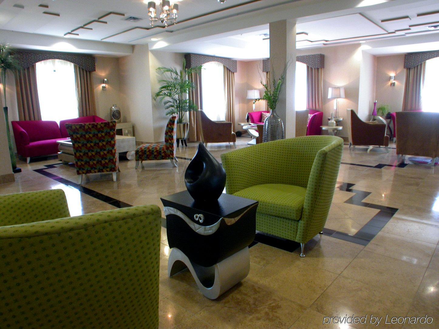 Holiday Inn Express Hotel & Suites Birmingham - Inverness 280 By Ihg Exteriér fotografie